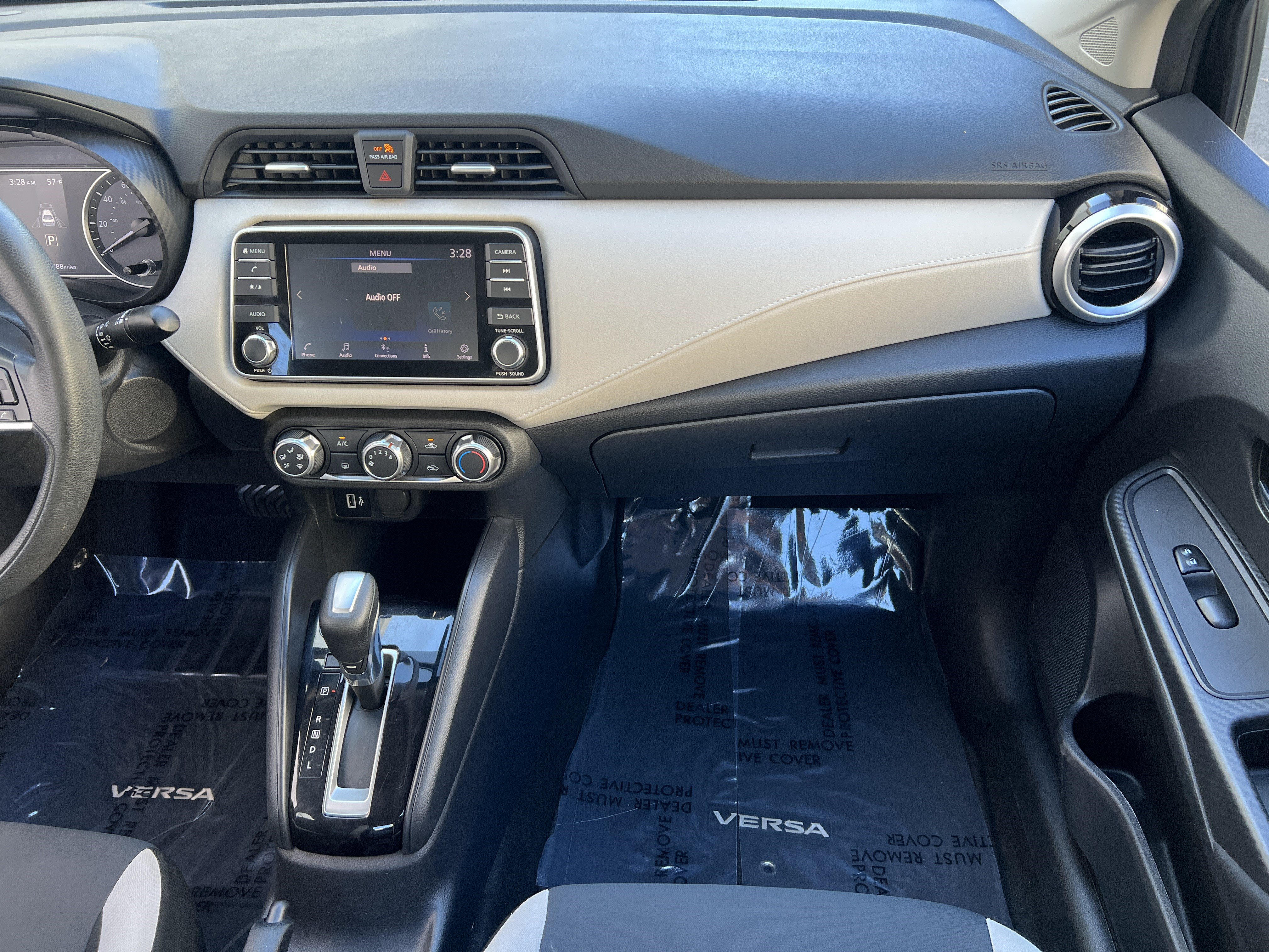 Used 2021 Nissan Versa SV FWD image 33