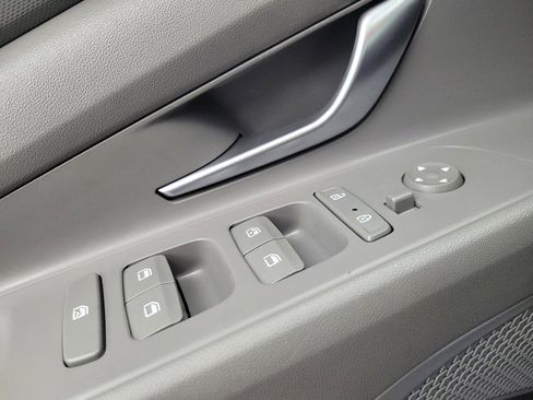 Used 2023 Hyundai Elantra SEL image 27