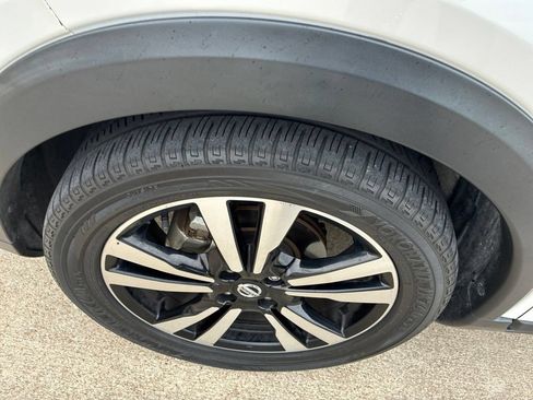 Used 2020 Nissan Kicks SR w/ SR Premium Package FWD image 5