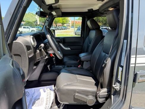 Used 2017 Jeep Wrangler Unlimited Sahara w/ Quick Order Package 24E Chief AWD/4WD image 13