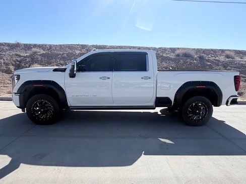 Used 2024 GMC Sierra 2500 Denali Ultimate image 5