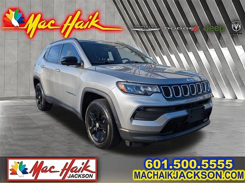 Used 2023 Jeep Compass Latitude w/ Convenience Group image 1