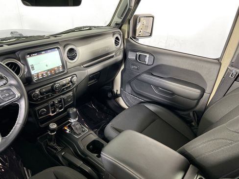 Used 2022 Jeep Wrangler Unlimited Sahara image 22