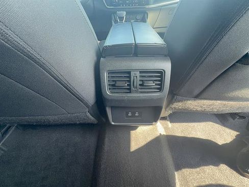 Used 2024 Nissan Rogue SV AWD/4WD image 21