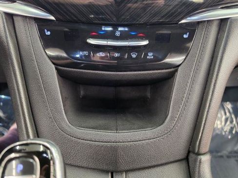 Used 2020 Cadillac XT6 Premium Luxury AWD/4WD image 18