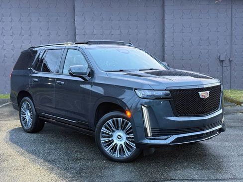 Used 2022 Cadillac Escalade Sport Platinum w/ Heavy-Duty Trailer Package image 2