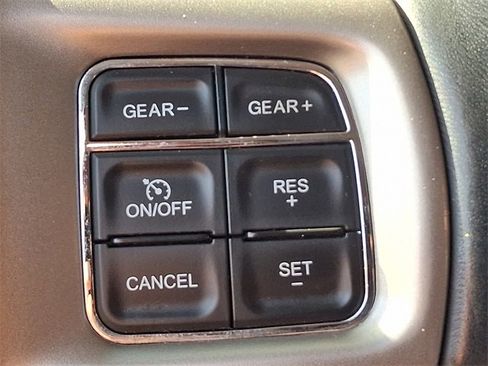 Used 2014 RAM 1500 Laramie image 21