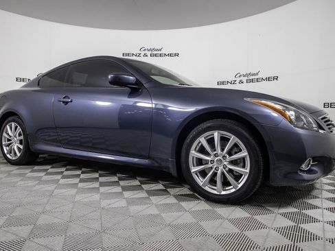 Used 2012 INFINITI G37 x w/ Premium Pkg image 3