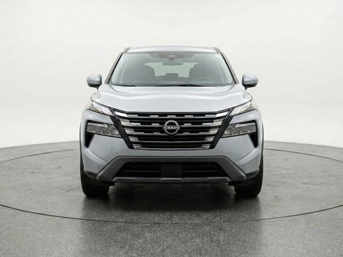 Used 2025 Nissan Rogue SV AWD/4WD image 2