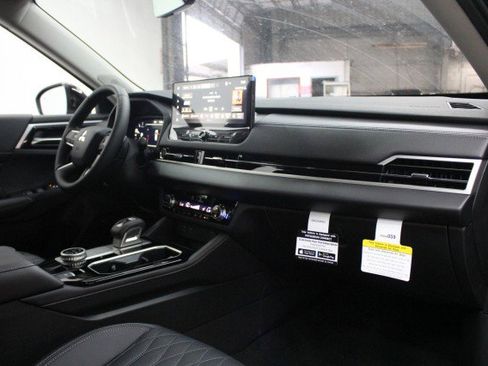 New 2026 Mitsubishi Outlander SEL FWD image 16