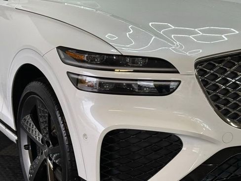 Used 2023 Genesis GV70 2.5T w/ Sport Prestige Package image 2