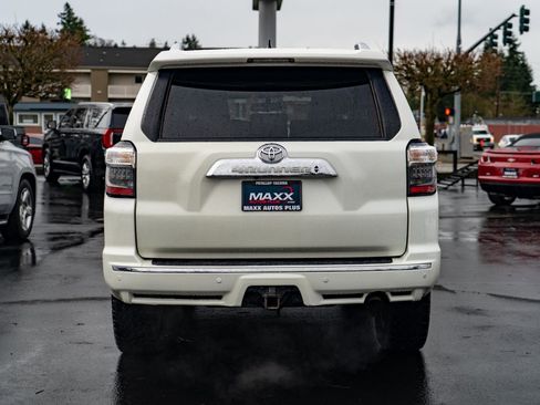 Used 2016 Toyota 4Runner Limited image 11
