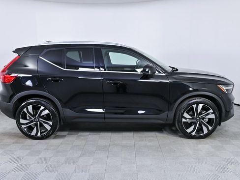 Certified 2023 Volvo XC40 B5 Plus w/ Protection Package Premier image 28