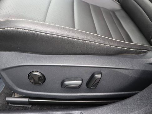 Used 2024 Volkswagen Jetta SE FWD image 44