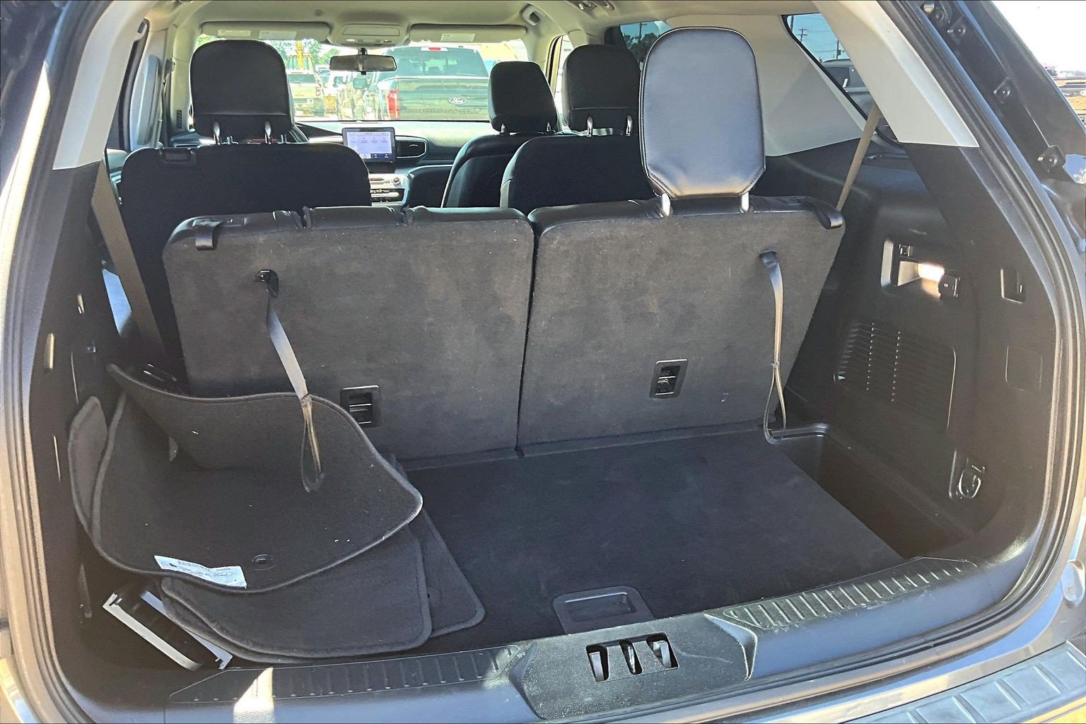 Used 2020 Ford Explorer XLT w/ Equipment Group 202A RWD image 20