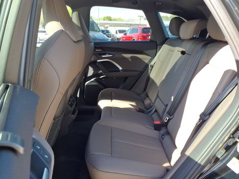 Used 2025 Audi Q5 Premium Plus AWD/4WD image 13