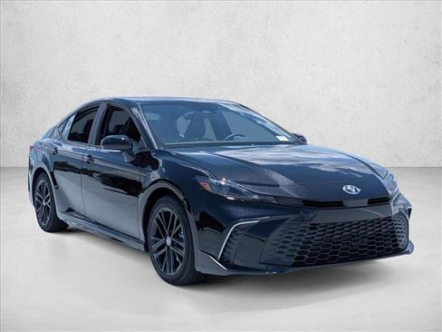New 2026 Toyota Camry SE FWD image 7
