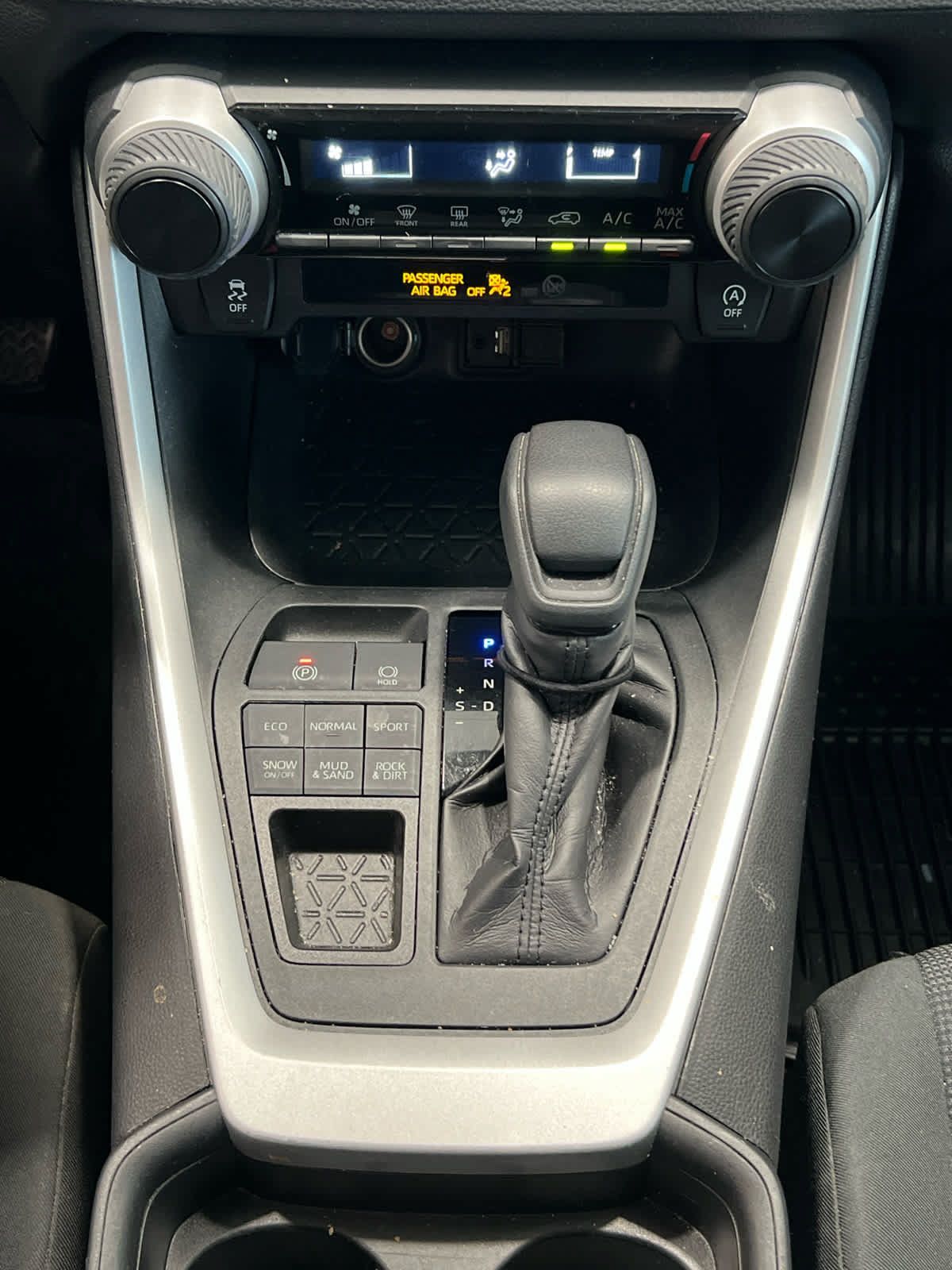 Used 2019 Toyota RAV4 LE w/ All Weather Liner Package AWD/4WD image 17