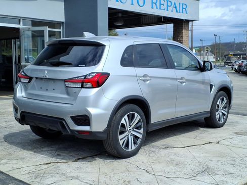 Used 2025 Mitsubishi Outlander Sport SE image 3
