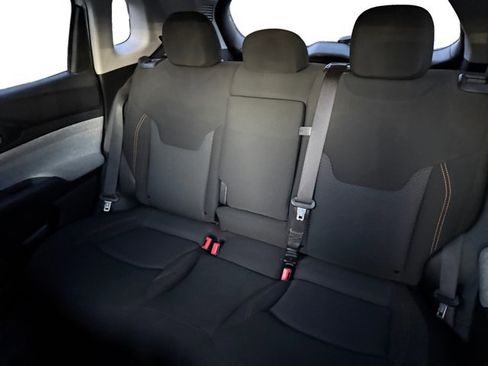 Used 2022 Jeep Compass Sport image 11