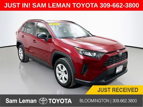 Used 2021 Toyota RAV4 LE image 1