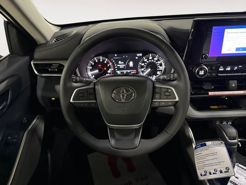 New 2026 Toyota Highlander XLE AWD/4WD image 15