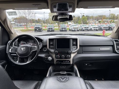 Used 2020 RAM 1500 Laramie AWD/4WD image 9