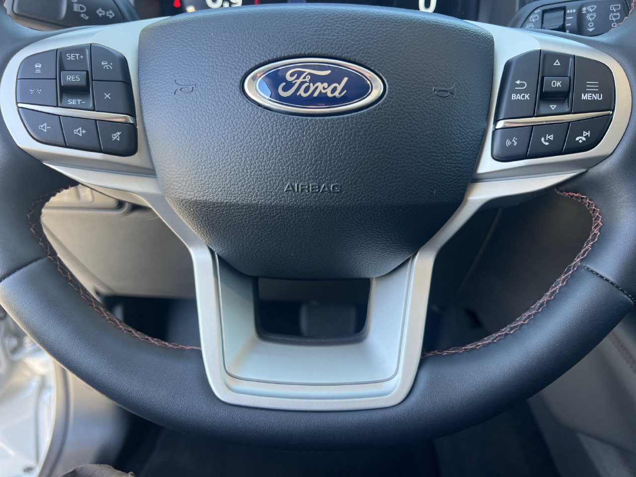 New 2026 Ford Explorer Active RWD image 9