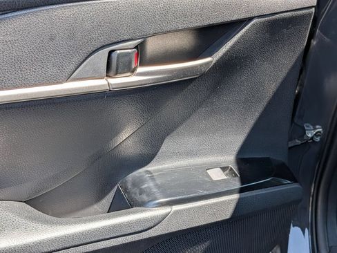 Used 2025 Toyota Camry SE FWD image 26