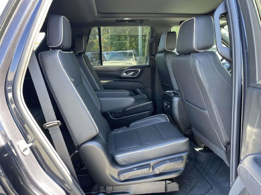 Used 2024 Chevrolet Tahoe Premier AWD/4WD image 15