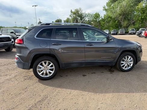 Used 2016 Jeep Cherokee Limited AWD/4WD image 6