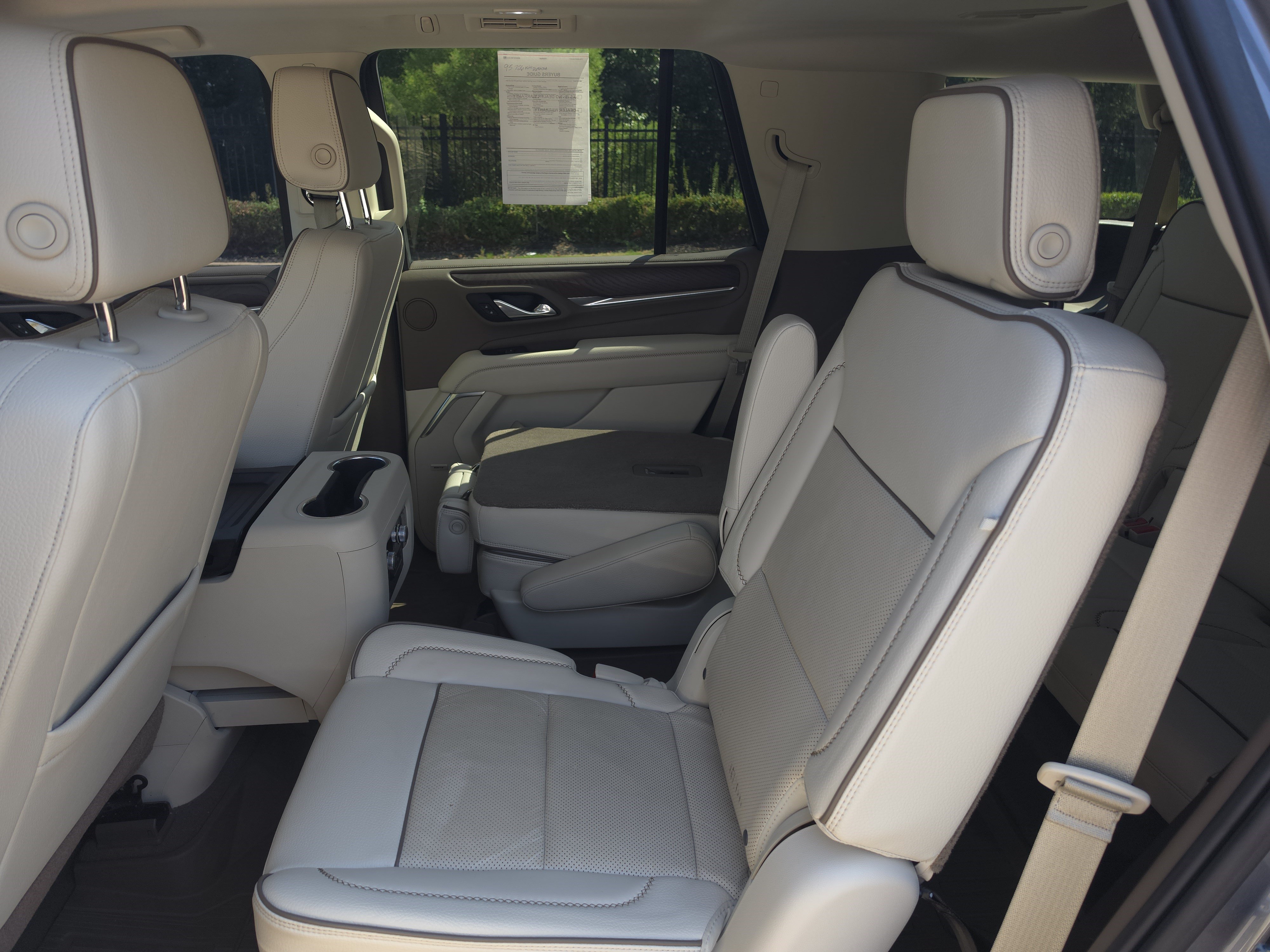 Used 2021 GMC Yukon Denali w/ Denali Premium Package AWD/4WD image 17