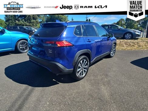 Used 2022 Toyota Corolla Cross XLE w/ Convenience Package AWD/4WD image 8
