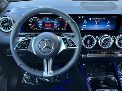 New 2026 Mercedes-Benz GLB 250 image 14