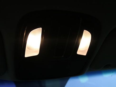 Used 2017 Kia Sorento L image 16