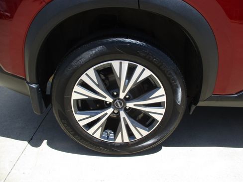 Used 2023 Nissan Rogue SV AWD/4WD image 12