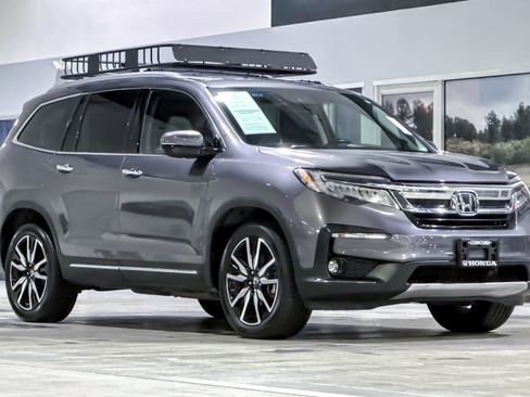 Certified 2019 Honda Pilot Touring image 6