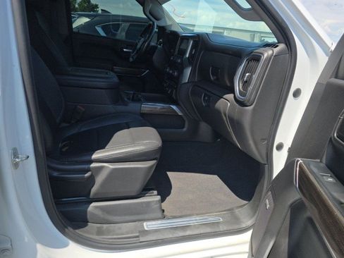 Used 2022 Chevrolet Silverado 1500 LT Trail Boss w/ Convenience Package II AWD/4WD image 10
