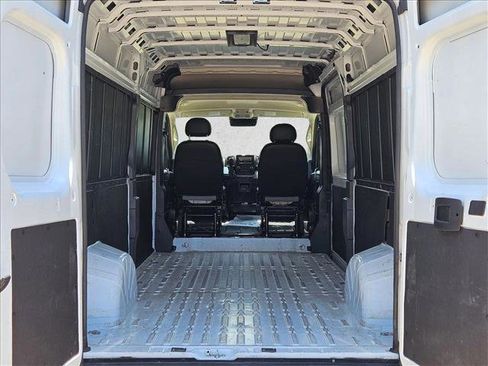 Used 2024 RAM ProMaster 2500 w/ Convenience Group FWD image 6