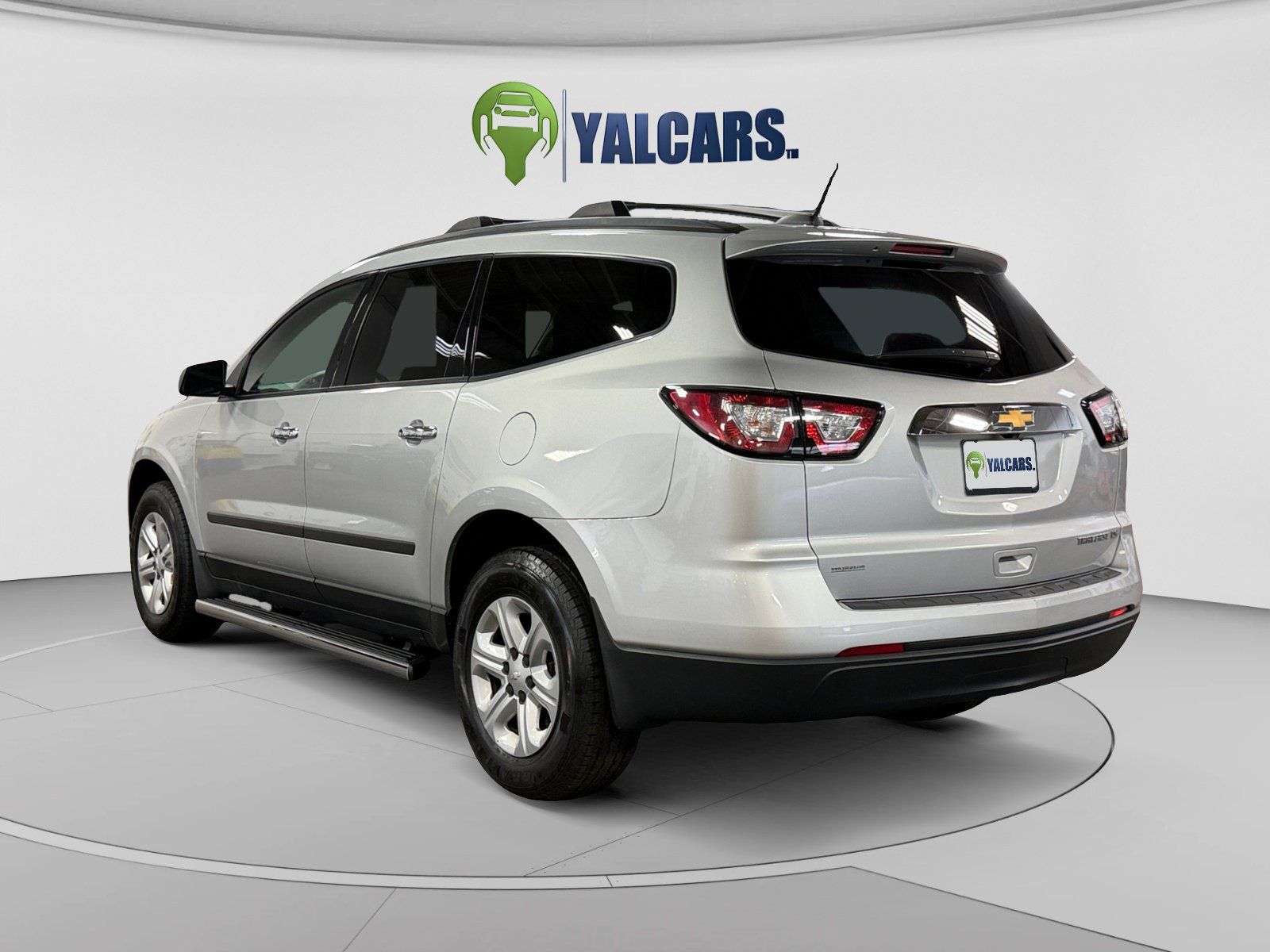 Used 2016 Chevrolet Traverse LS w/ LPO, 'HIT The Road' Package FWD image 3