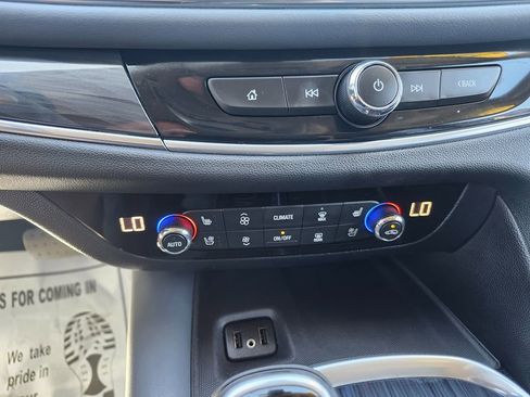 Used 2018 Buick Enclave Premium w/ Experience Buick Package FWD image 28