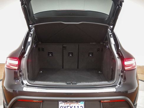Certified 2025 Porsche Macan S AWD/4WD image 31