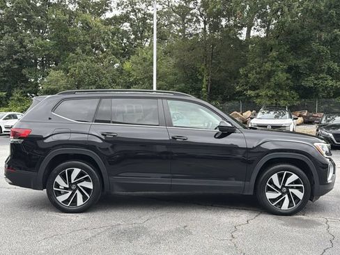 Used 2024 Volkswagen Atlas SE AWD/4WD image 8