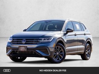 Used 2023 Volkswagen Tiguan SE w/ Panoramic Sunroof Package FWD video 1