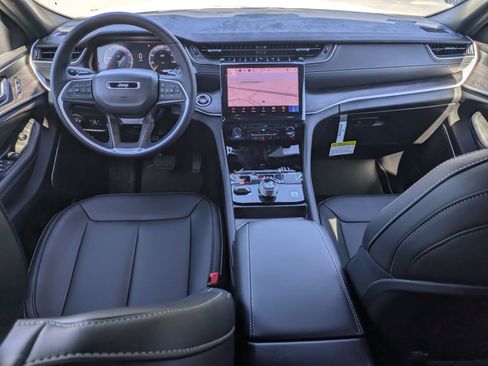 New 2025 Jeep Grand Cherokee Limited w/ Trailer Tow Package AWD/4WD image 23