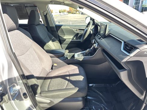 Certified 2022 Toyota RAV4 XLE image 33