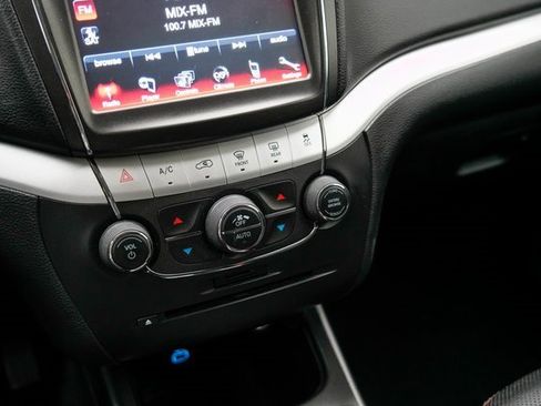 Used 2018 Dodge Journey GT image 29