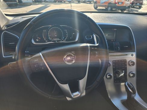 Used 2017 Volvo XC60 T6 Dynamic w/ Preferred Option Package image 19