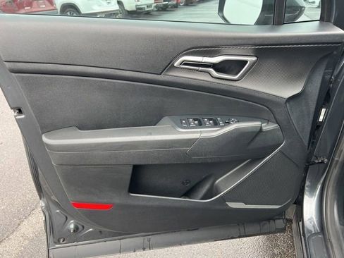 Certified 2025 Kia Sportage LX image 24