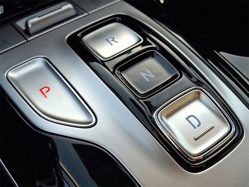 Used 2023 Hyundai Tucson Limited w/ Cargo Package image 16